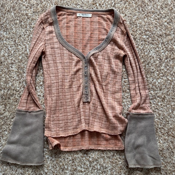 Free People top flare sleeves size medium - Picture 1 of 4